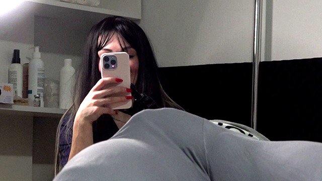 Bulge flash at a beautician appointment