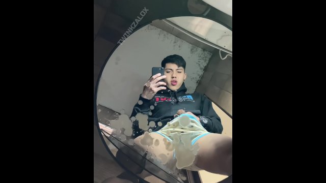 Lechazo de pendejo argentino - TWINK CUMSHOT HANDS FREE