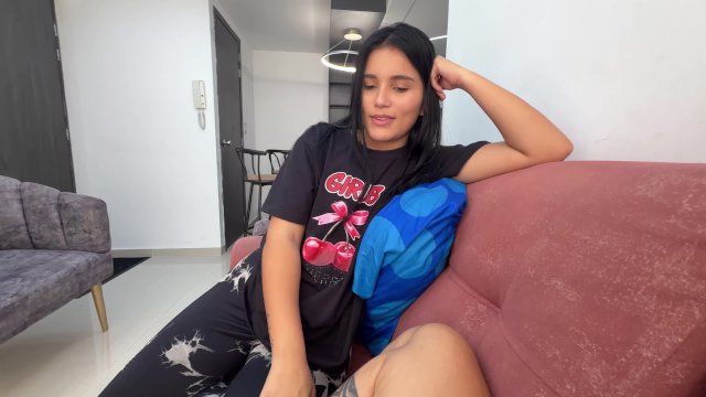 Tengo sexo con extraño repartidor y este me da el mejor sexo de mi vida.