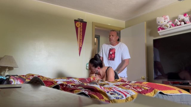 Step sister wanted me to fuck her ass while we aren’t home alone