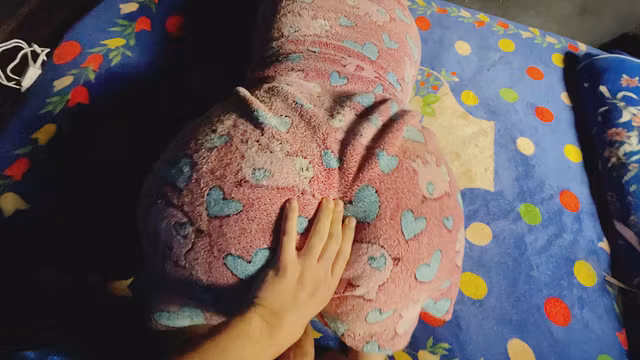 🥵Hot Arab sex: My husband has sex with me over my clothes/جنس عربي ساخن زوجي يمارس الجنس معي فوق ملابسي🥵