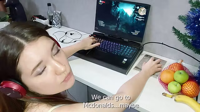 I,LL FUCK YOU FOR A BURGER, DO YOU AGRRE? YOU FUCKING GAMERGIRL