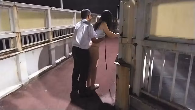 夜の歩道橋で全裸になってドキドキの中(⋈◍＞◡＜◍)。✧♡