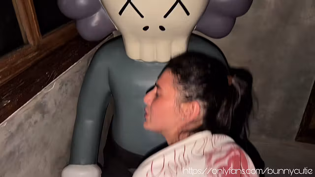 Risky public sex at Amsterdam's Museum of Modern Art after closing with hot tourist Kelly Aleman