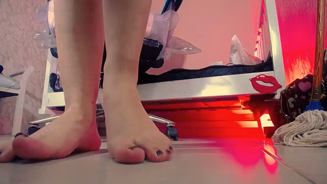 Colombian Valery Betancourt Dominant Feet Live