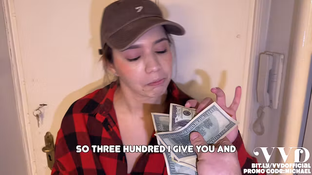 The delivery girl agreed to test my dick with her cunt