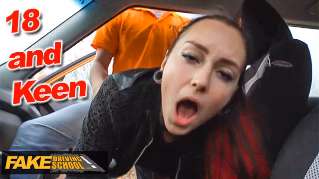 She is 18 and more interested in fucking than driving - Fake Driving School