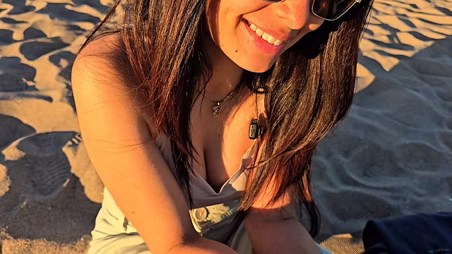 tengo sexo en mi motorhome con PETITE latina PUBLICO
