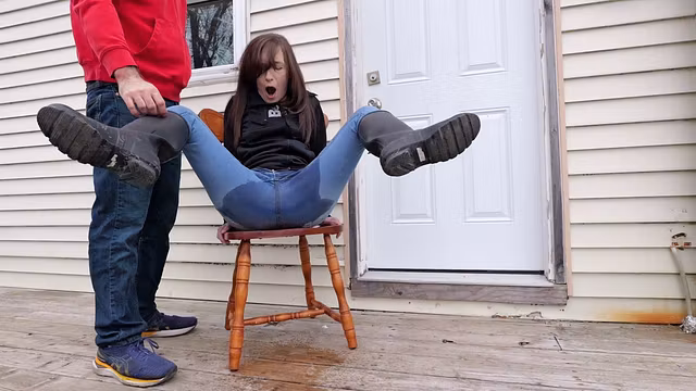 Making my wife SQUIRT in her jeans outside (Neighbors watching)