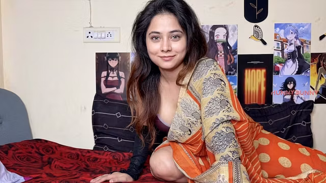Indian stepmom enjoyed fucking in closeup doggystyle and received huge cumshot on ass.