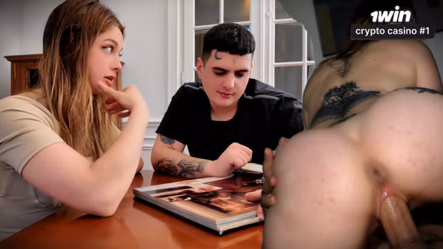 Rubia culona quiere mi verga GIGANTE en el culo en vez de estudiar!