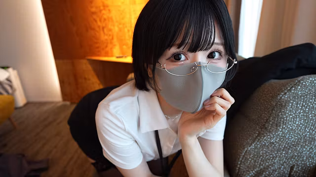 美人OLになって社員を誘惑。生ハメ生中出しセックスしちゃいました