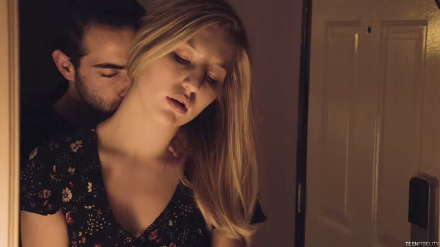 Lila Fray's Hot Date Goes Condom Off