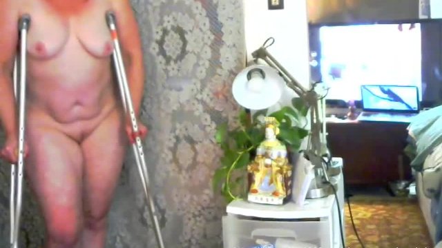Curvy Dawnskye hopping around on crutches in the nude. Allows viewer to imagine rescuing me I guess