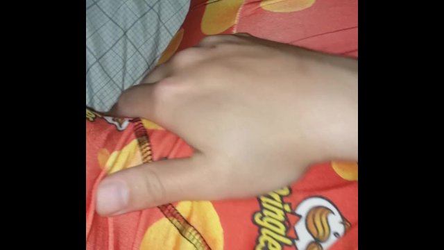 Shhhh! Rubbing myself to orgasm in my best friends bed while she in bed