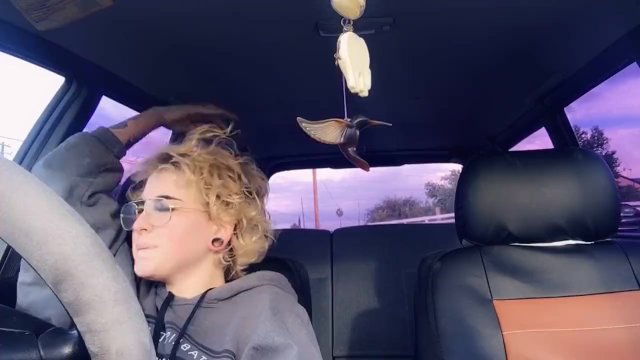 desperate loud pulls over to make herself cum