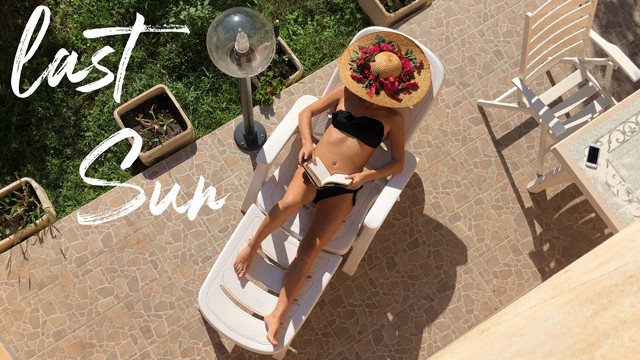 lasT Sun - my wife masturbating sunbathing in the garden