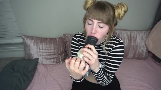 Gigantic Bad Dragon Horsecock Dildo Throat Fucking Distension