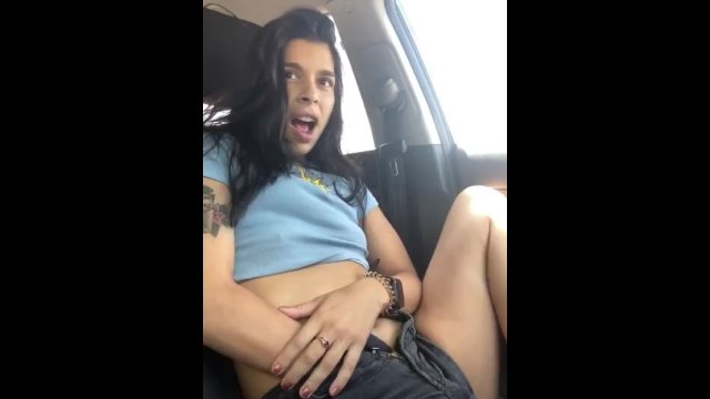 Amateur fucks herself in her car at the park! (low phone storage)