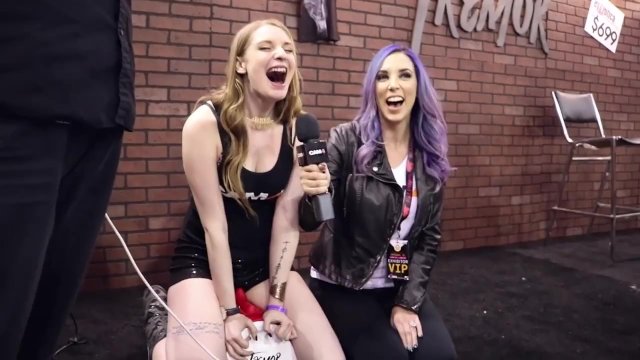 Pornstar Jelena Jensen interviews hot girls on the tremor sex toy at Exxxotica  CAM4 Radio