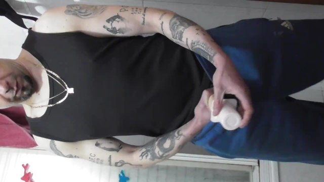 I fuck a yogurt and i cum