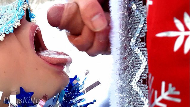 SANTA CLAUS WARMED AND FED SPERM TO A FREEZING BEAUTY FOR CHRISTMAS!