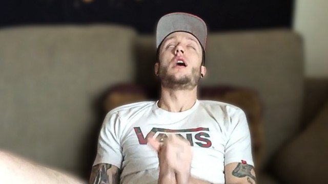 Big Dick Thug CUMS HUGE!