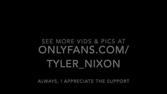 Tyler Nixon in a cold desert shower. ONlyfans/tyler_Nixon