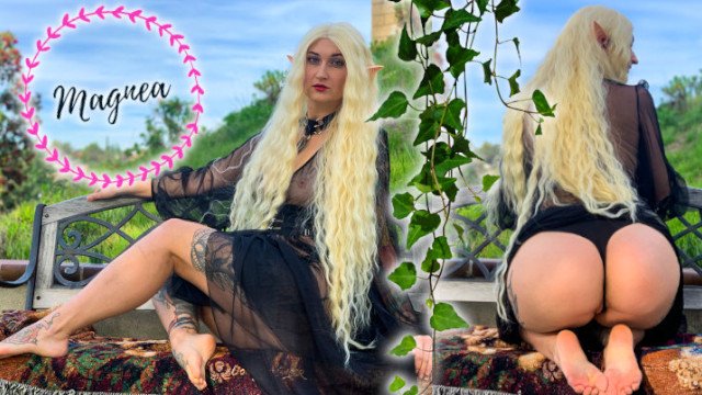 Beautiful Elf Seduces You With Her Booty