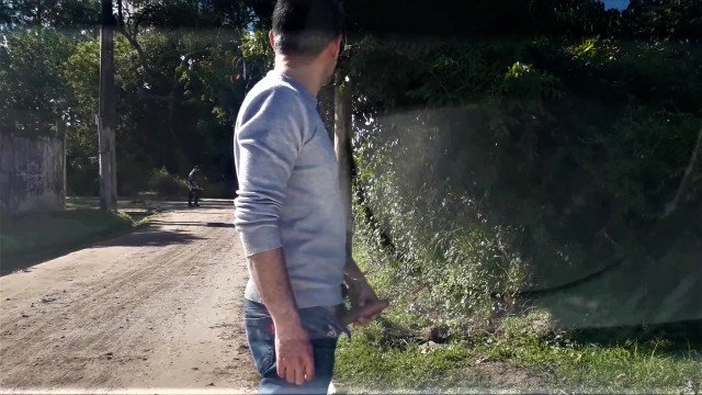 Meando y acabando en la calle
