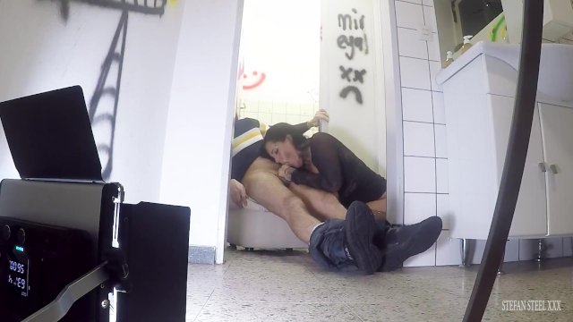 Stefan Steel se fute cu o nimfomana