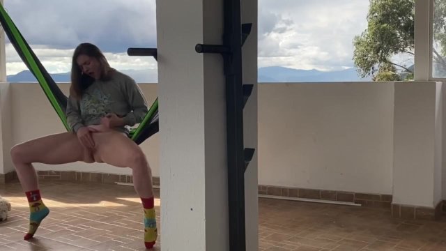 Gringa Orgasmo A Chorro en la hamaca