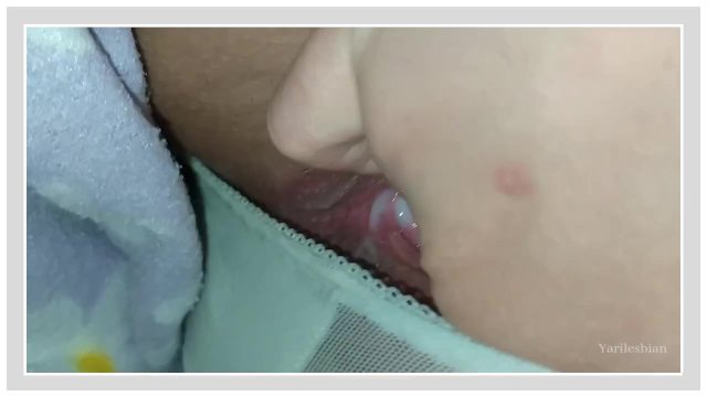 Jugando un ratito con mi coñito😳 (Braguitas transparentes)