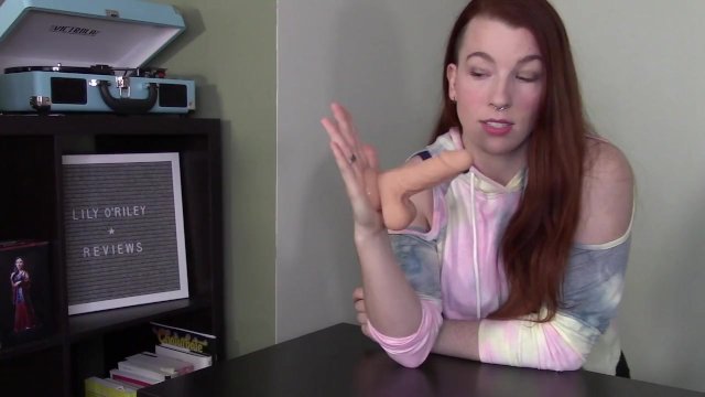 Lily O'Riley and the Statistically Average Dildo Review (SFW) - Average Joe