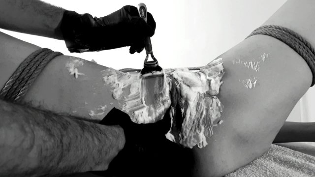 Kinktober day 15 - SHAVING KINK: Tied her up, shaved her pussy and made her squirt: Bdsmlovers91