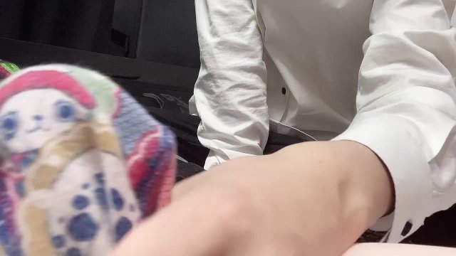 【BL】AVを見てた2人「なんで勃ってんだよ」友達のチンコを戸惑いながらしこるイケメン社会人.