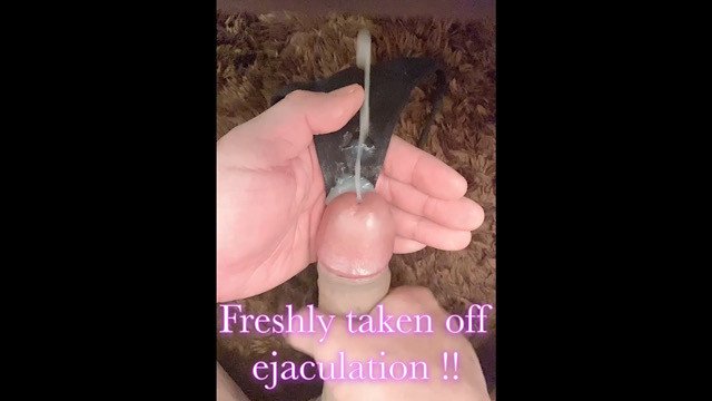 女友達の家で履いた後のパンツを見つけて思わずシコシコ🍌大量射精してしまった💦【日本人素人HENTAIカップル個人撮影77】
