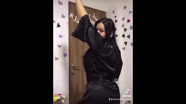 mueve ese culo de putita..