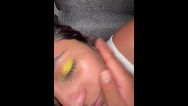 Sexo después de fiesta con joven culona