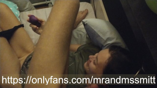 Hot Russian Milf Cum Powerfully From Clit Vibrator