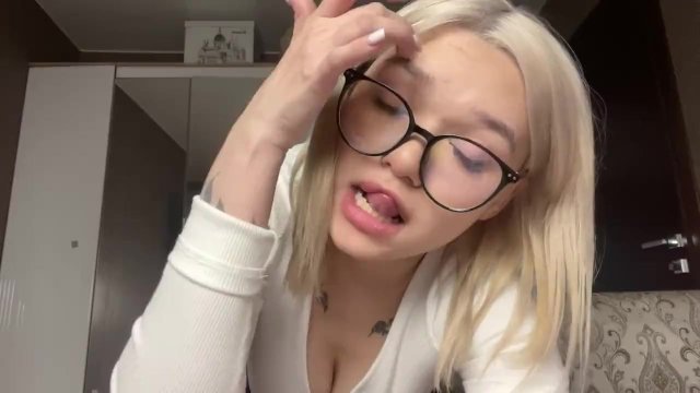 POV: Daddy’s girl wants to suck