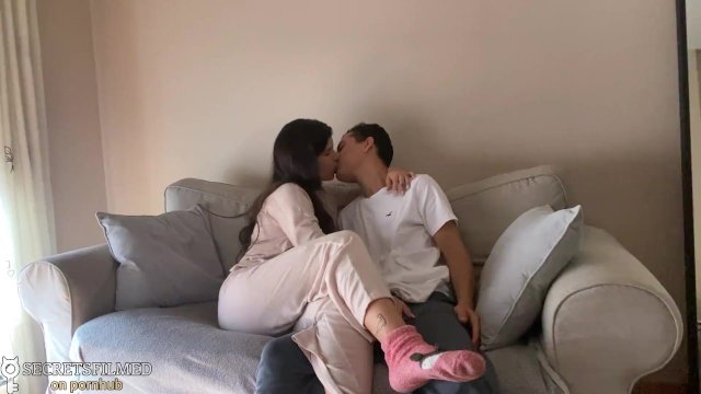 Made my stepsis cum by fingering her pussy and she rewarded me after