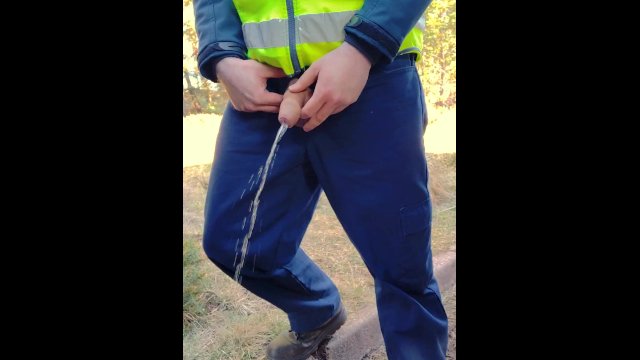 Van Driver Big Piss On Public Roadside - SlugsOfCumGuy